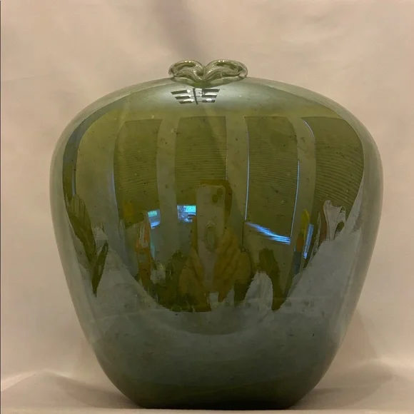 VINTAGE STUNNING HAND BLOWN ART GLASS GREEN APPLE APPROX .7.5” H & 21” DIAMETER - Picture 2 of 9